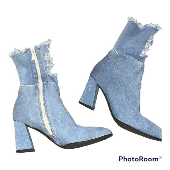 Stylish Denim Ankle Boots with Frayed Edges - Picture 1 of 6